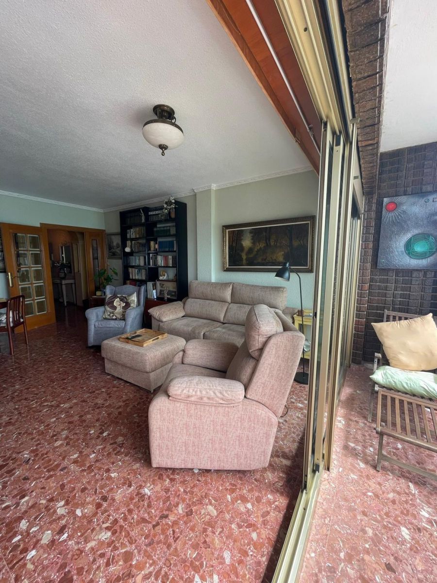 4-Bedroom Apartment in Torrevieja - Image 15