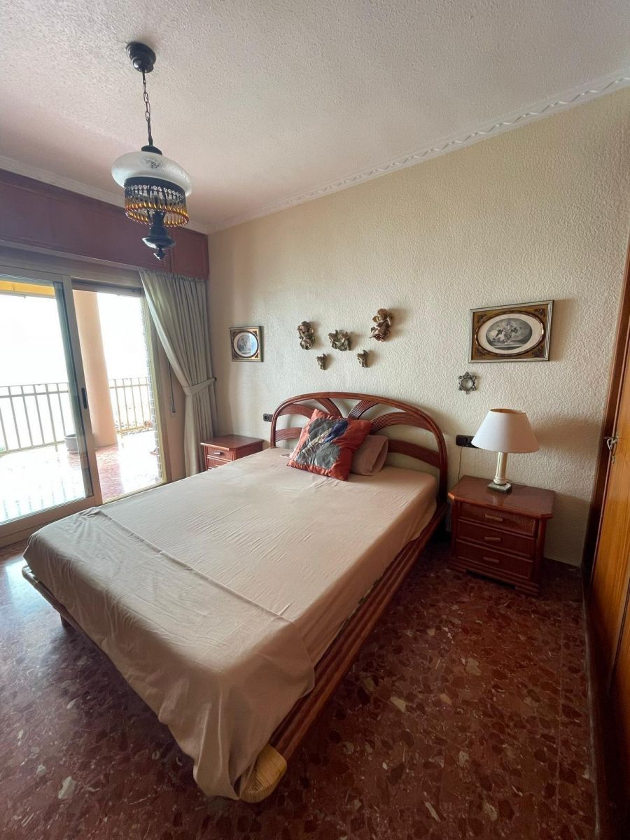 4-Bedroom Apartment in Torrevieja - Image 22