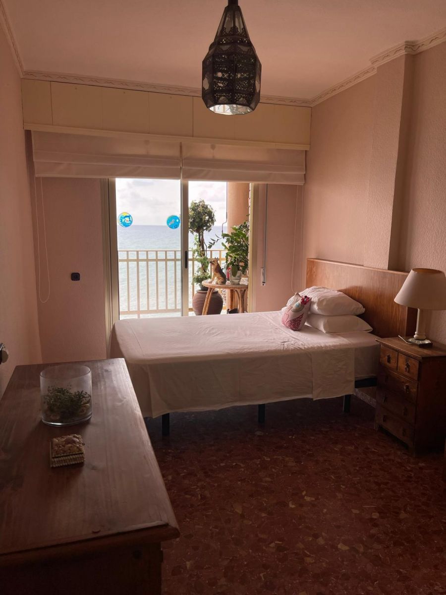 4-Bedroom Apartment in Torrevieja - Image 25