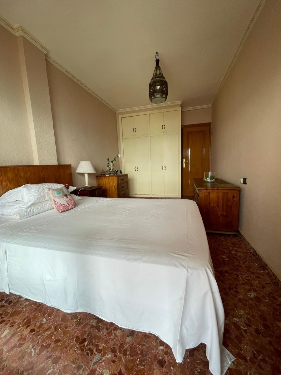 4-Bedroom Apartment in Torrevieja - Image 26