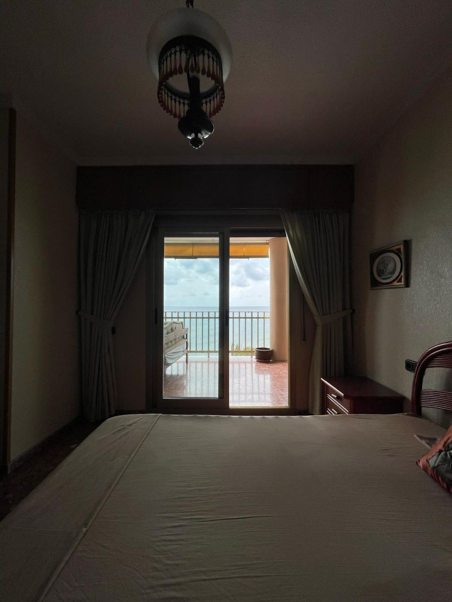 4-Bedroom Apartment in Torrevieja - Image 28