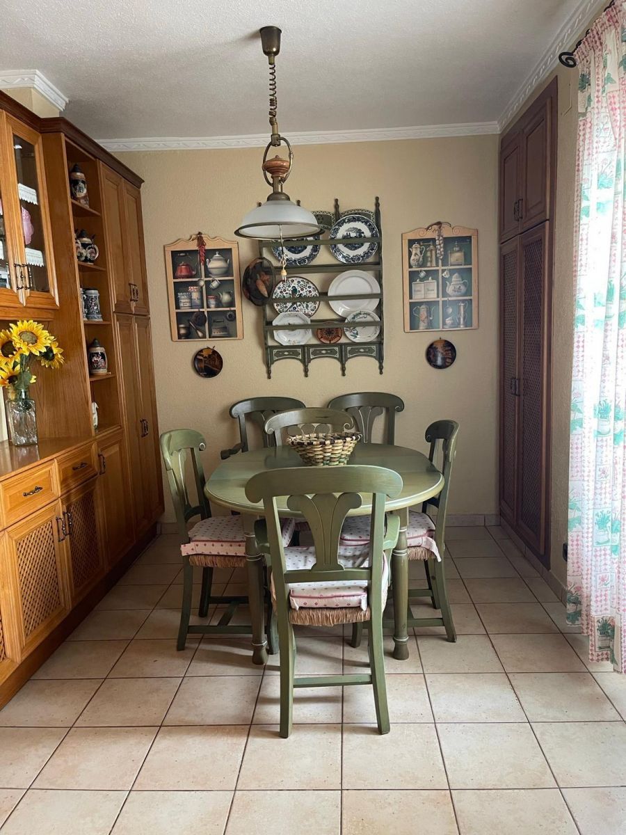 4-Bedroom Apartment in Torrevieja - Image 47