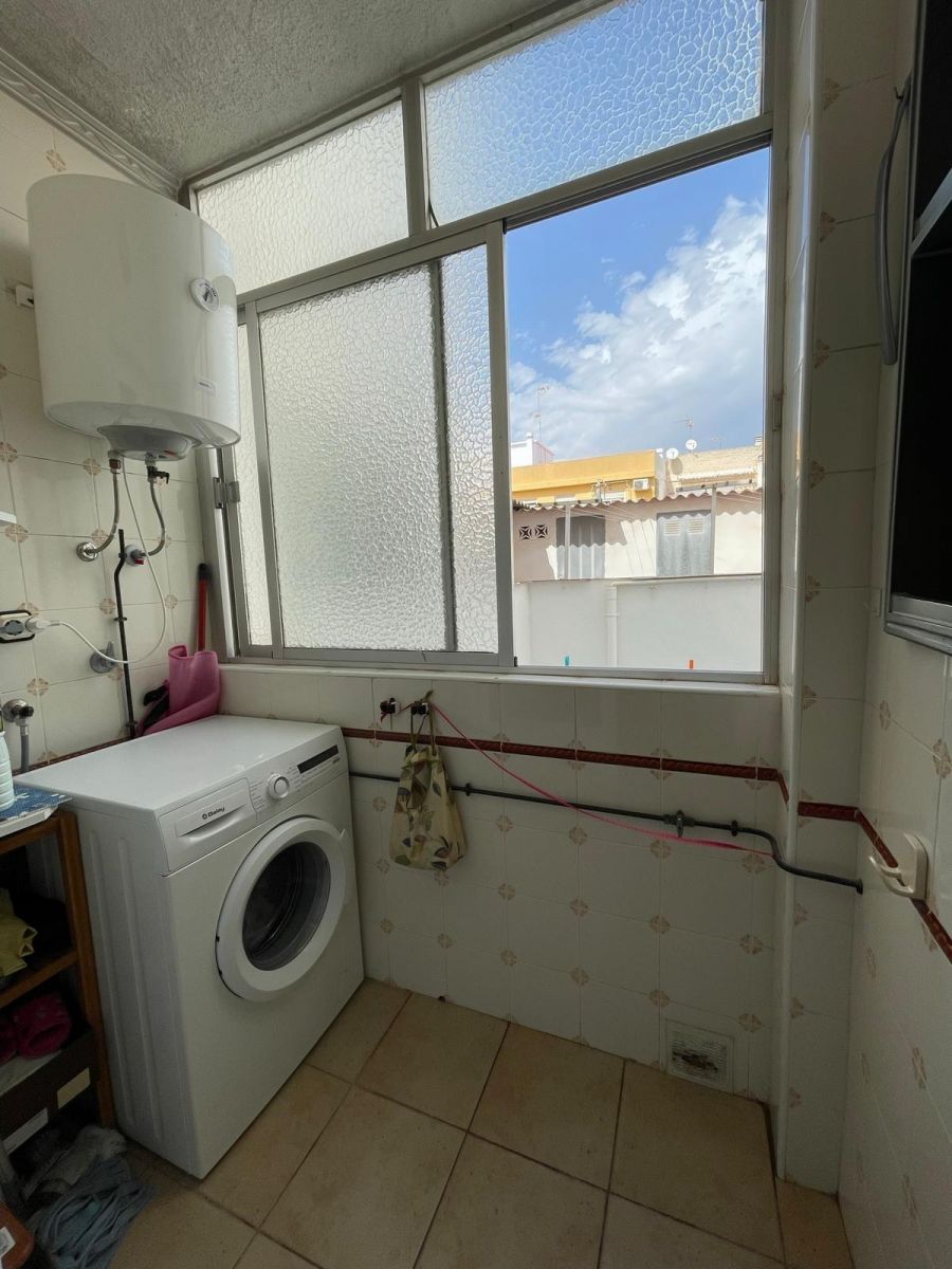 4-Bedroom Apartment in Torrevieja - Image 49
