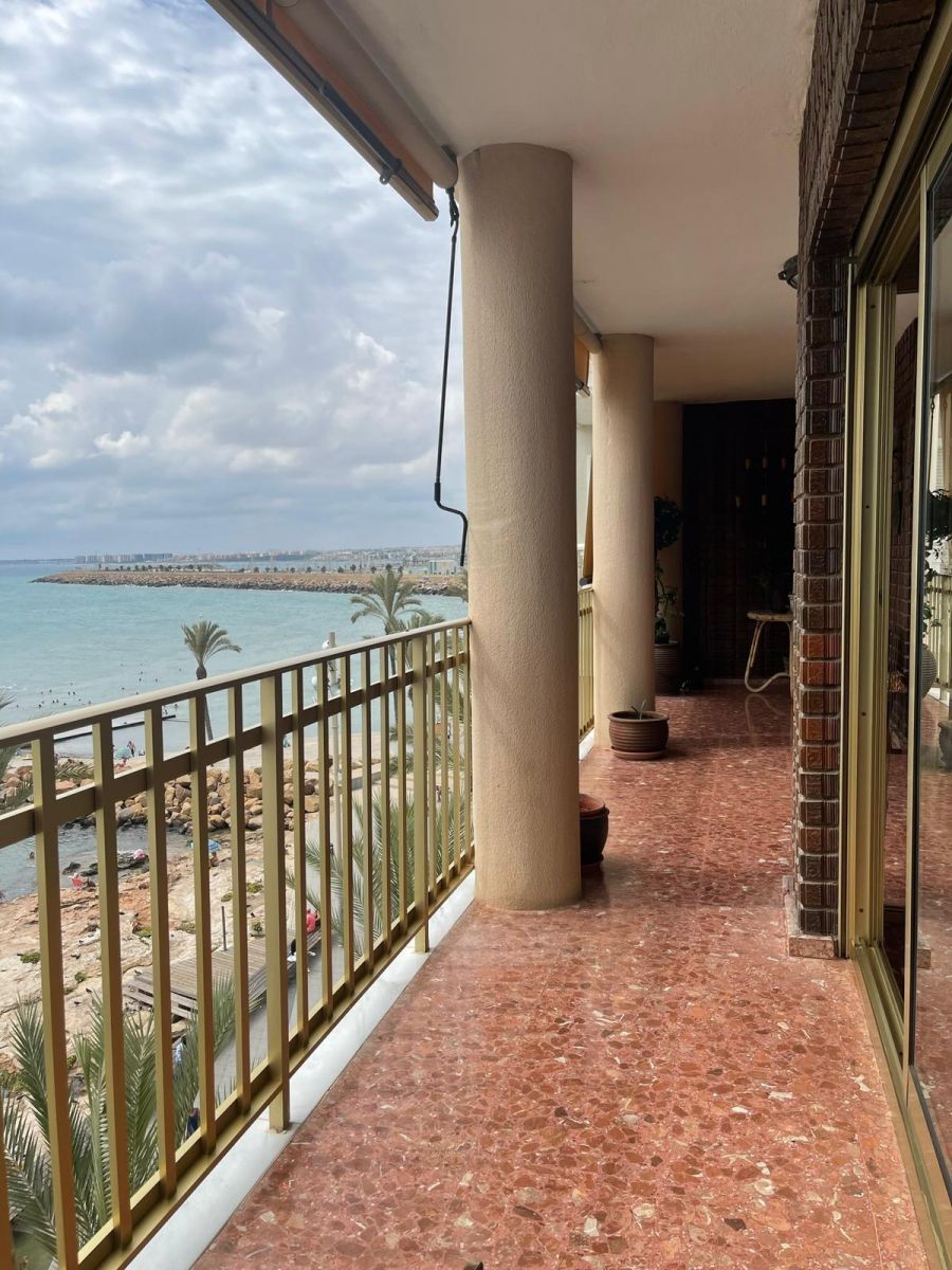 4-Bedroom Apartment in Torrevieja - Image 8