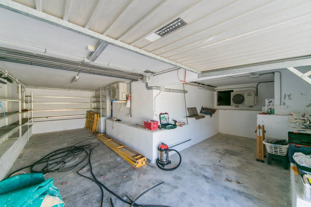 3-Bedroom Detached House in  Calpe - Image 16