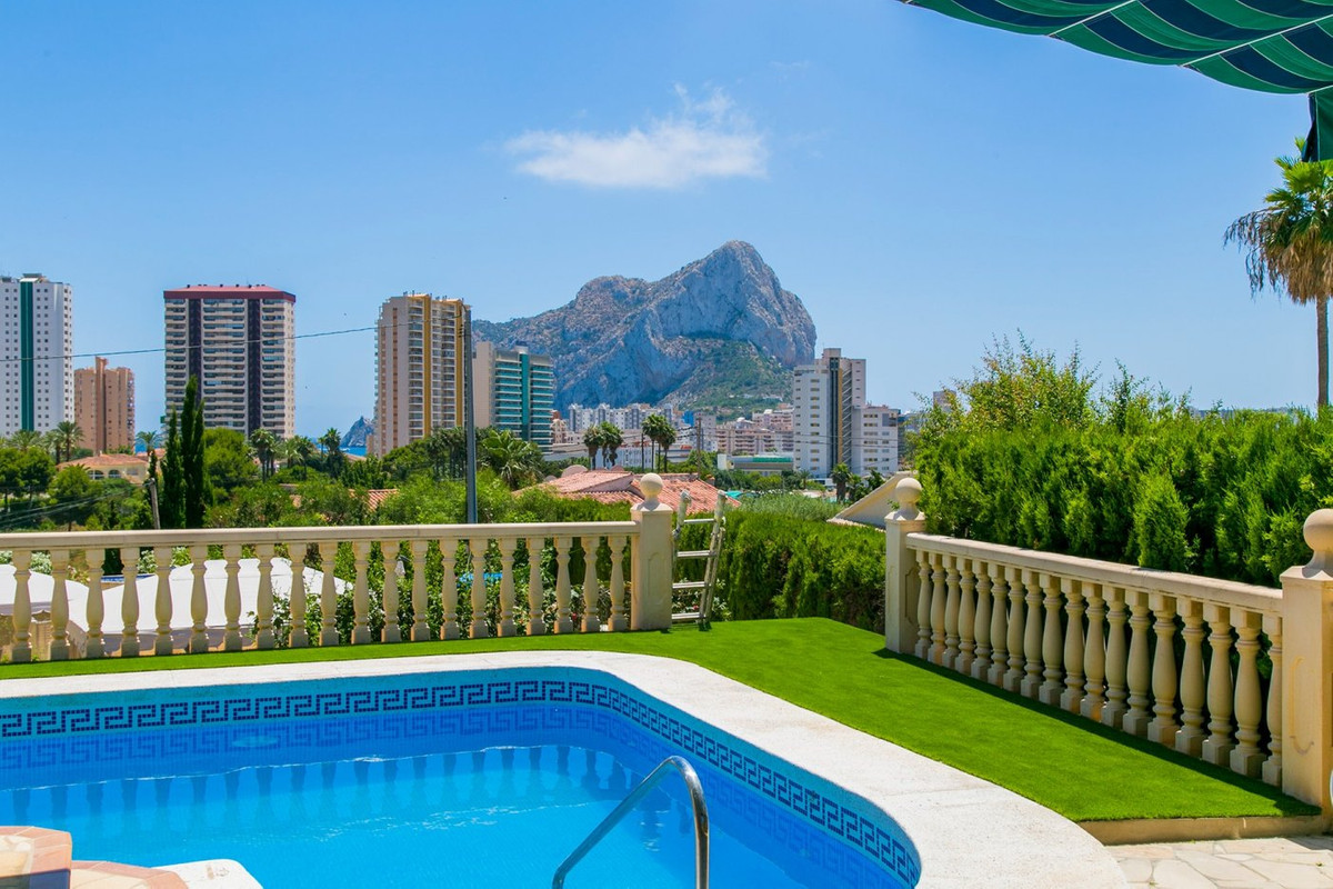 3-Bedroom Detached House in  Calpe - Image 18