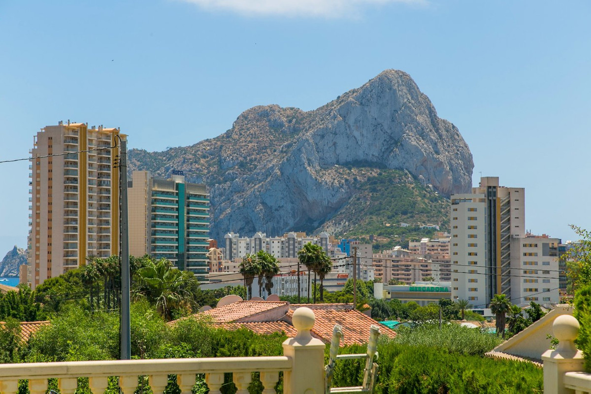 3-Bedroom Detached House in  Calpe - Image 19