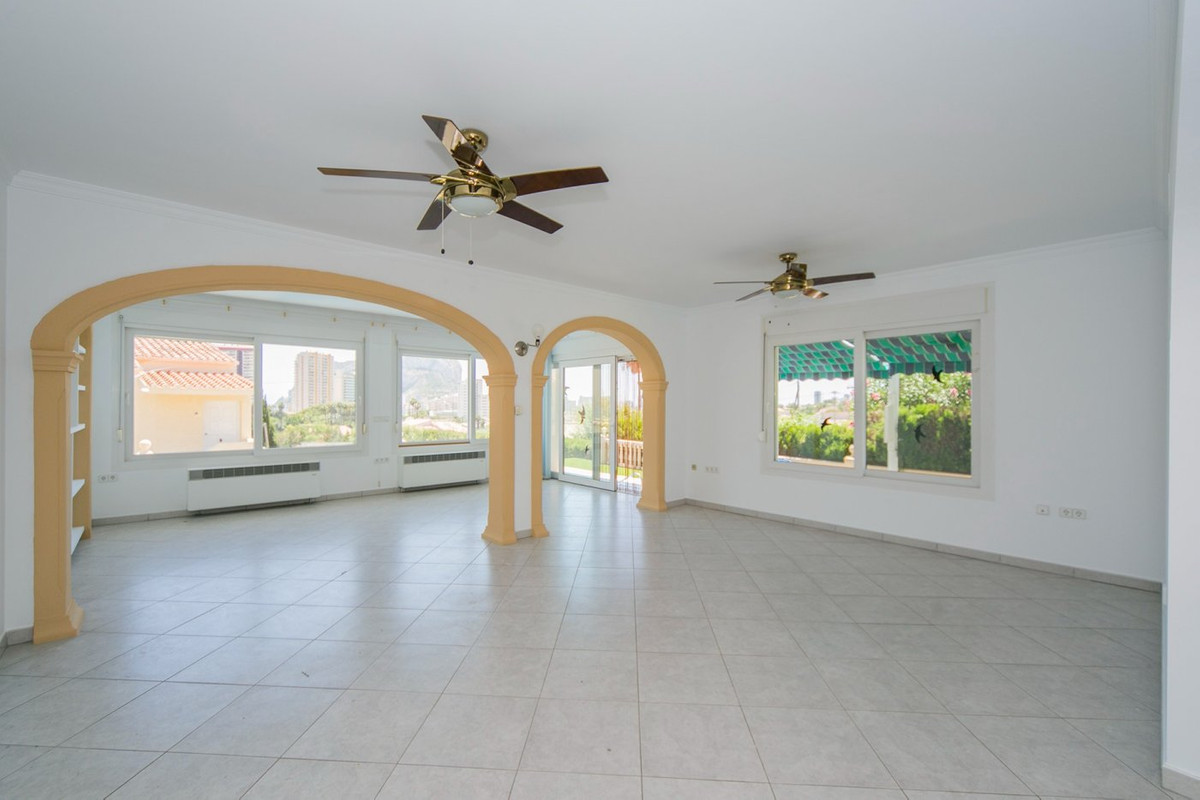 3-Bedroom Detached House in  Calpe - Image 20