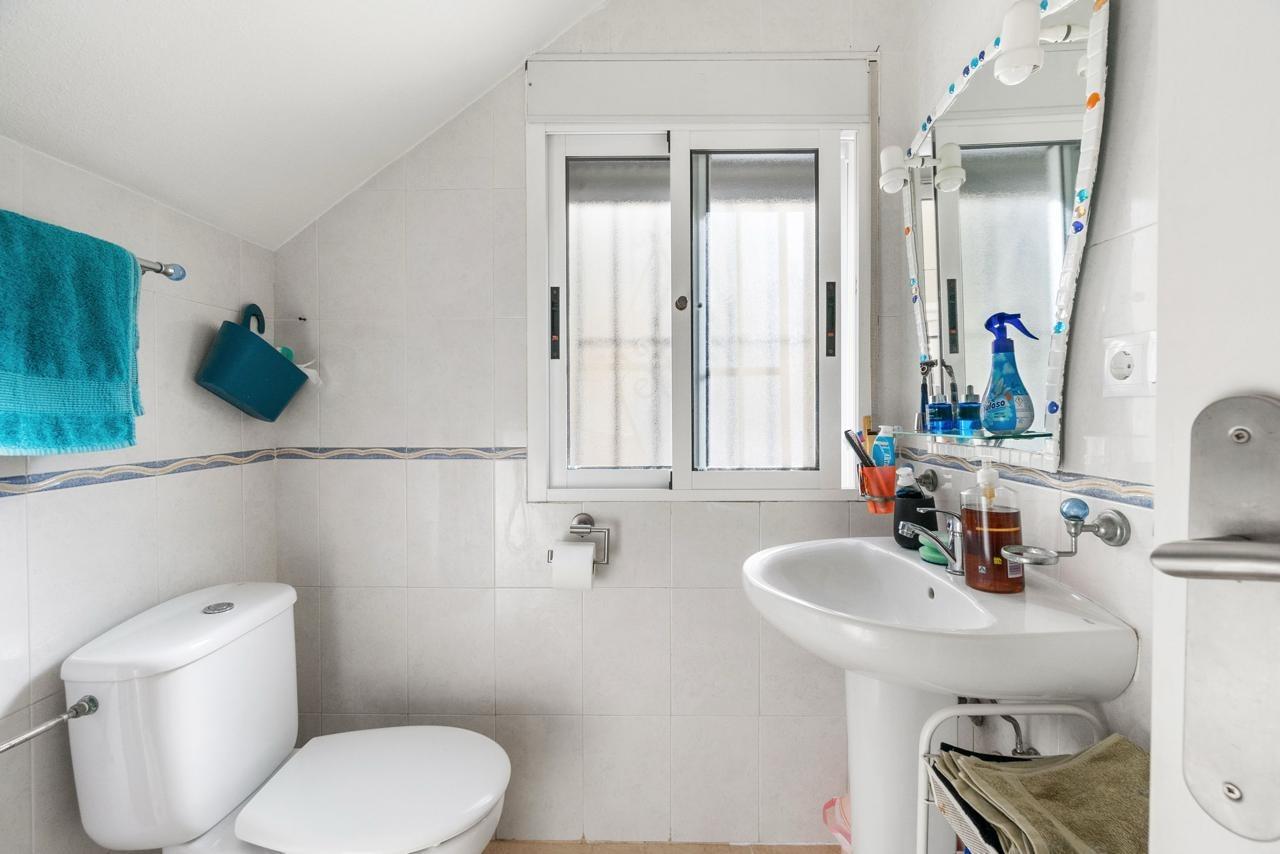 3-Bedroom House in Las Filipinas, San Miguel de Salinas - Image 34