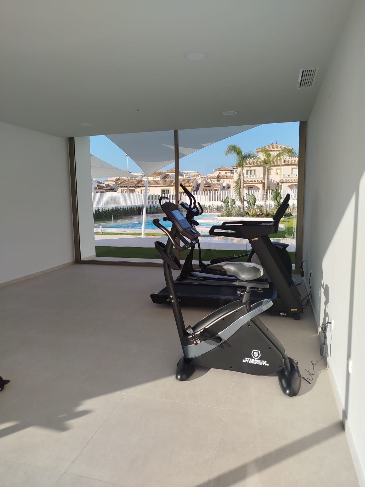 2-Bedroom Ground Floor Apartment in Cabo Roig - Image 2