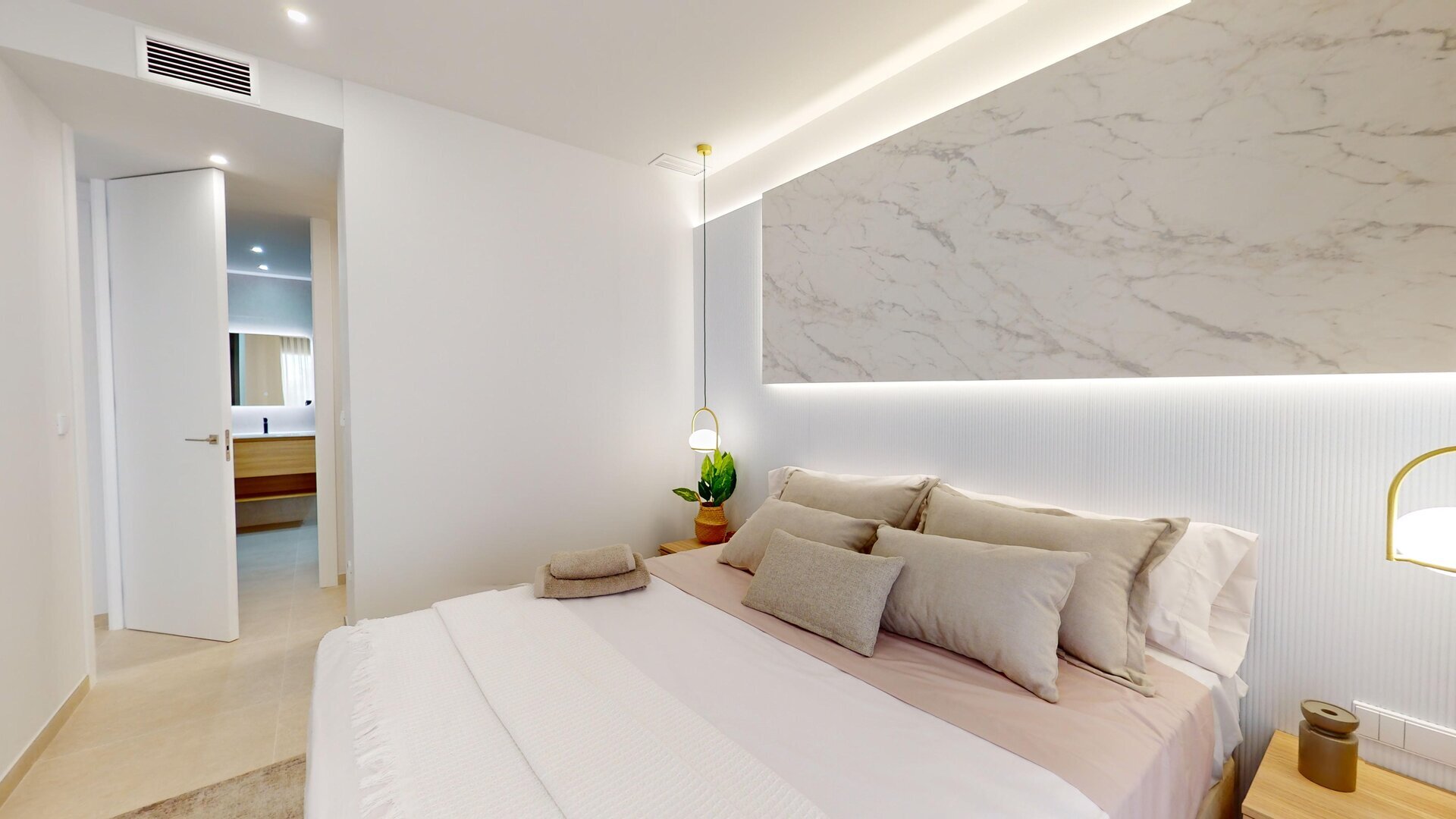 2-Bedroom Ground Floor Apartment in Cabo Roig - Image 22