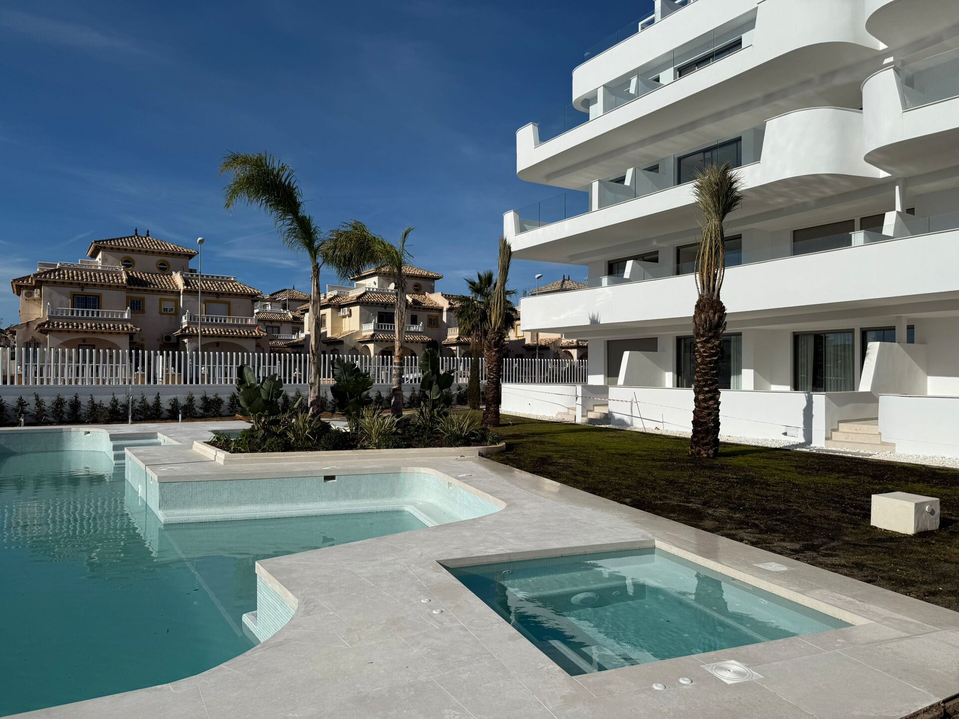 2-Bedroom Ground Floor Apartment in Cabo Roig - Image 5