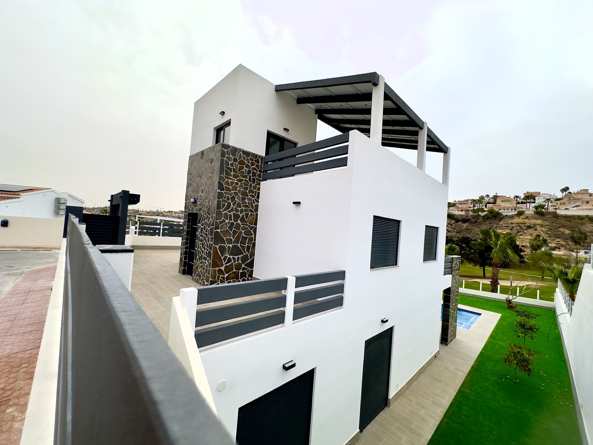 4-Bedroom Apartment in Ciudad Quesada - Image 25