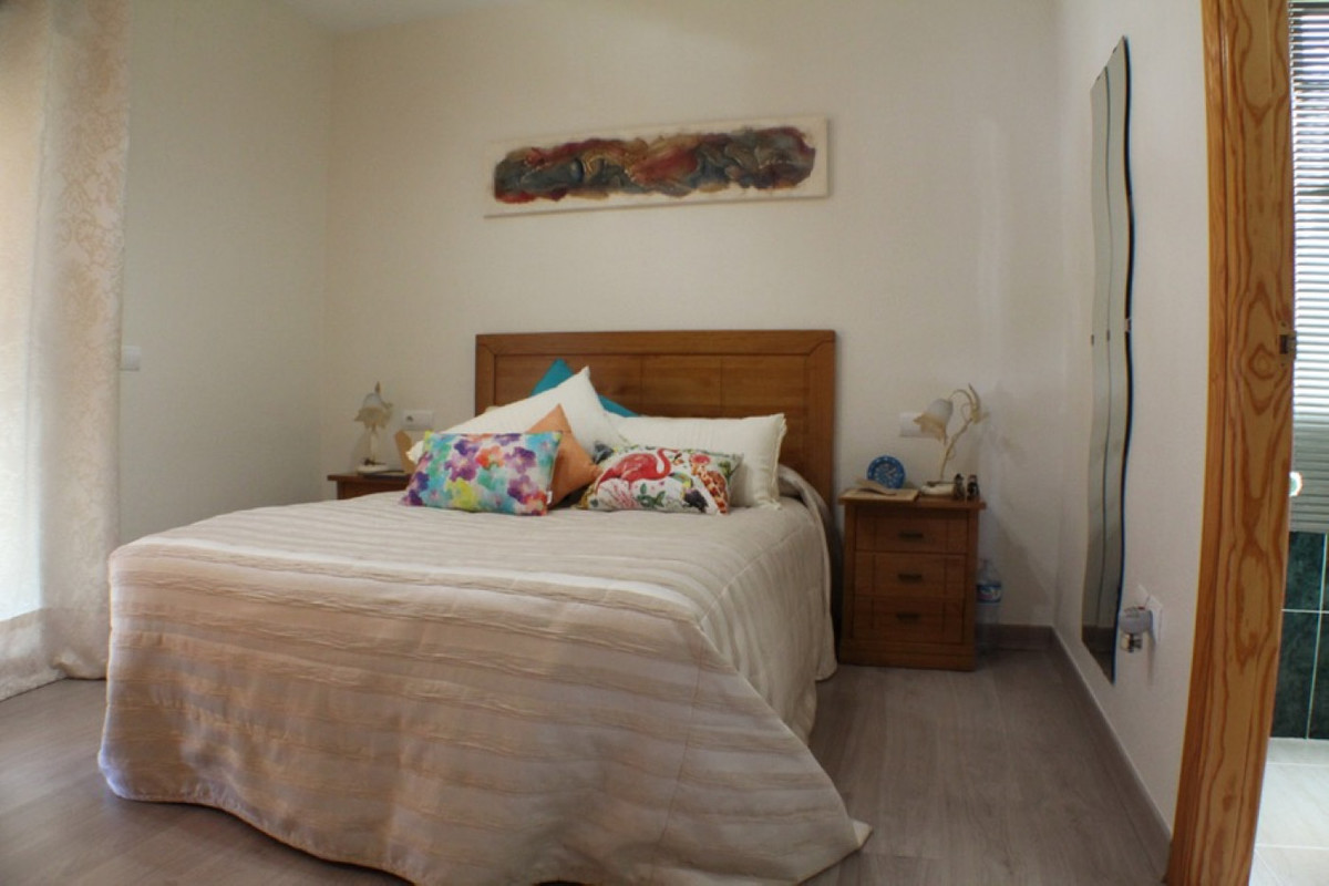 4-Bedroom Detached House in La Nucia | Sunny Casas - Cos... - Image 16