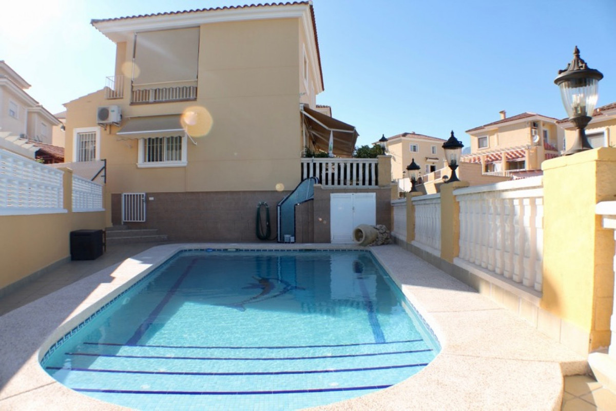 4-Bedroom Detached House in La Nucia | Sunny Casas - Cos... - Image 2