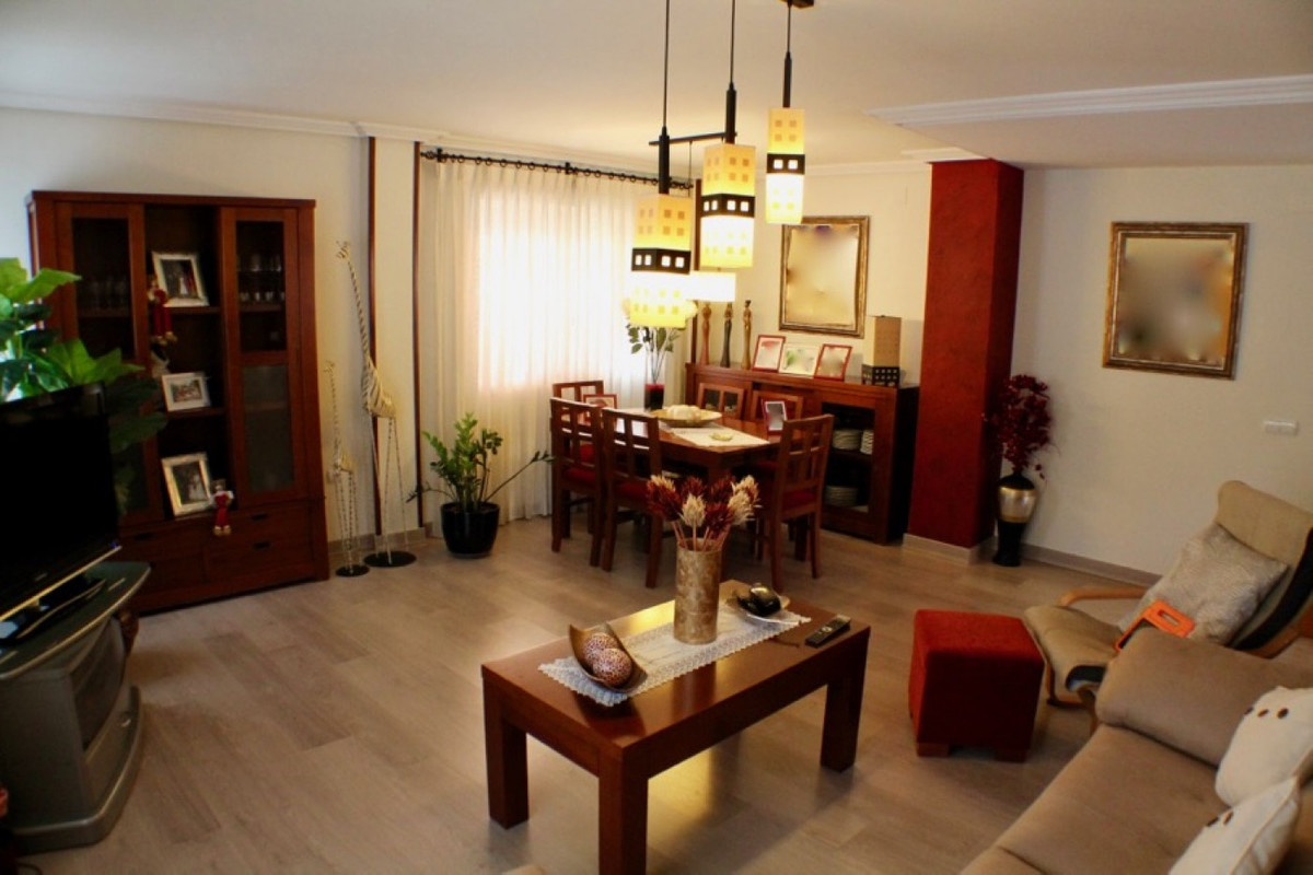 4-Bedroom Detached House in La Nucia | Sunny Casas - Cos... - Image 5