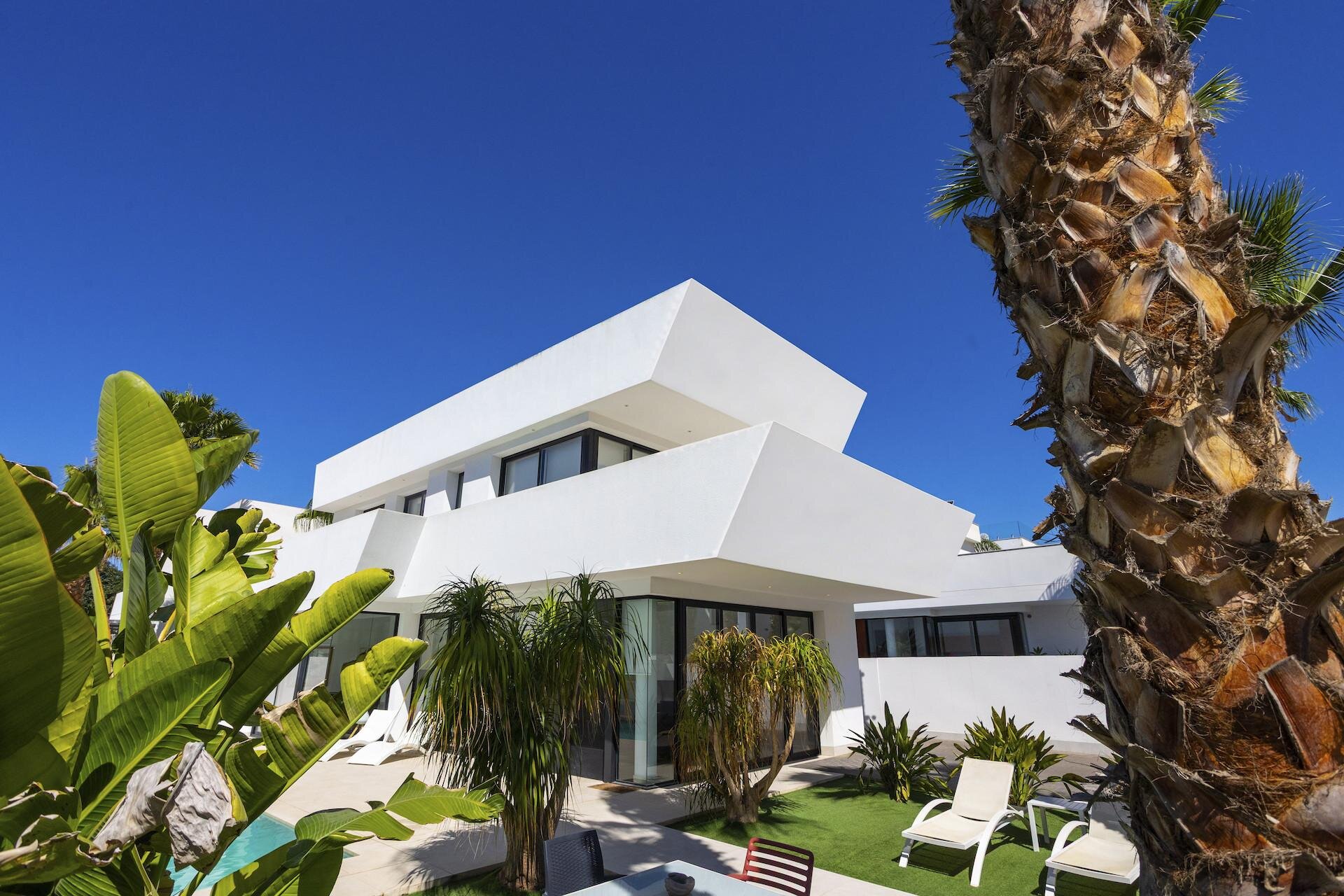 4-Bedroom Villa in Cuidad Quesada, Rojales - Image 2