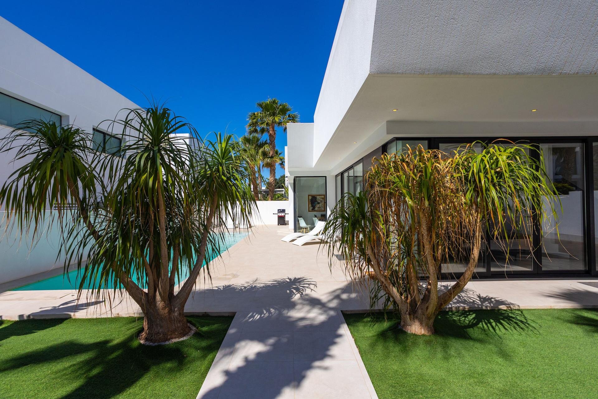 4-Bedroom Villa in Cuidad Quesada, Rojales - Image 5