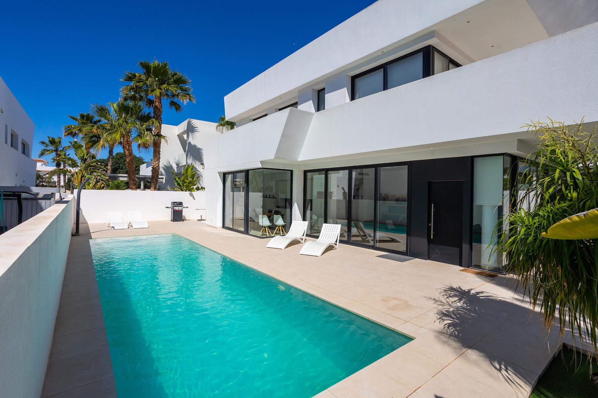 4-Bedroom Villa in Cuidad Quesada, Rojales - Image 7