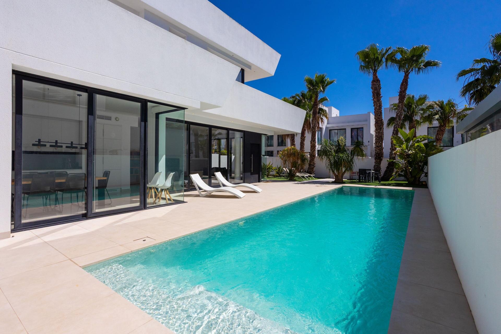 4-Bedroom Villa in Cuidad Quesada, Rojales - Image 8