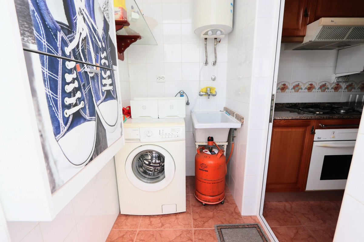 4-Bedroom Townhouse in Torre de la Horadada, Pilar de la ... - Image 10