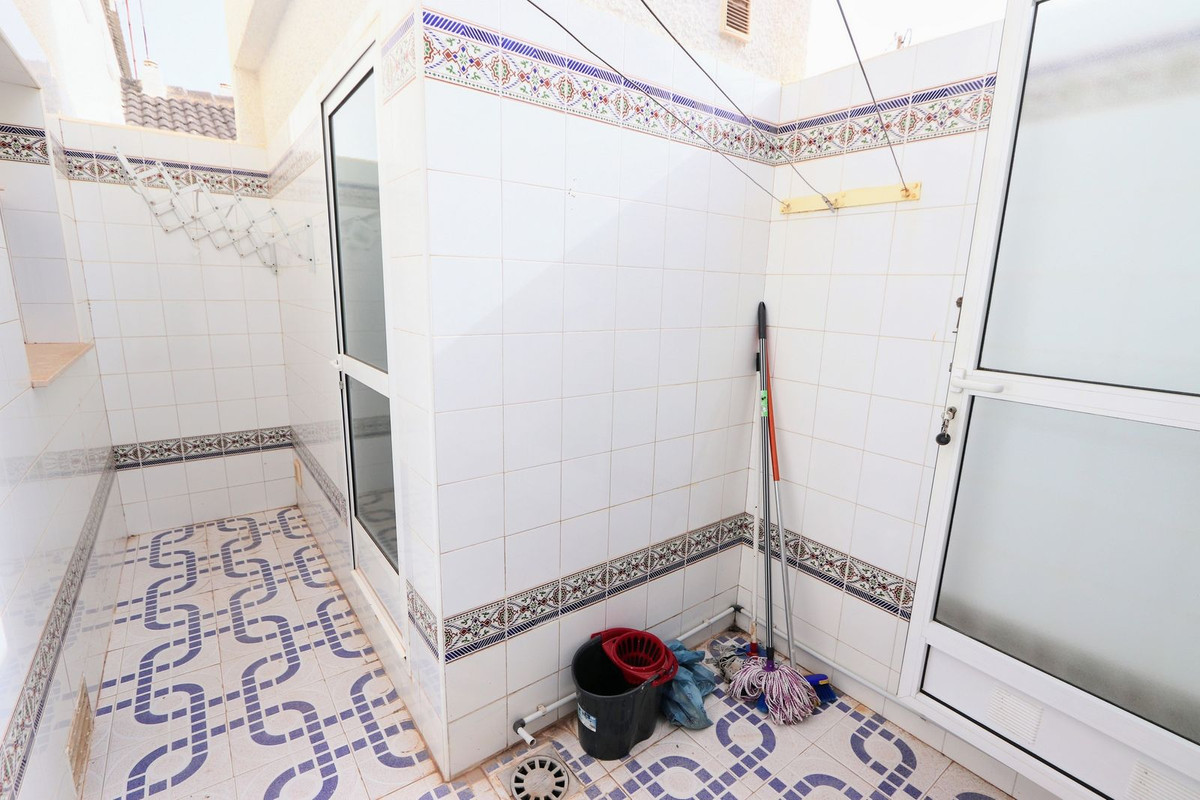 4-Bedroom Townhouse in Torre de la Horadada, Pilar de la ... - Image 12