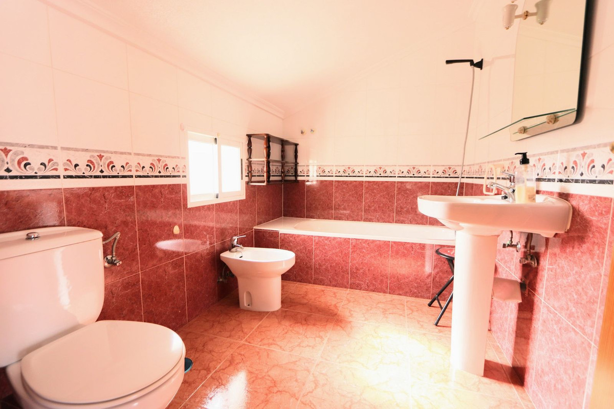 4-Bedroom Townhouse in Torre de la Horadada, Pilar de la ... - Image 23