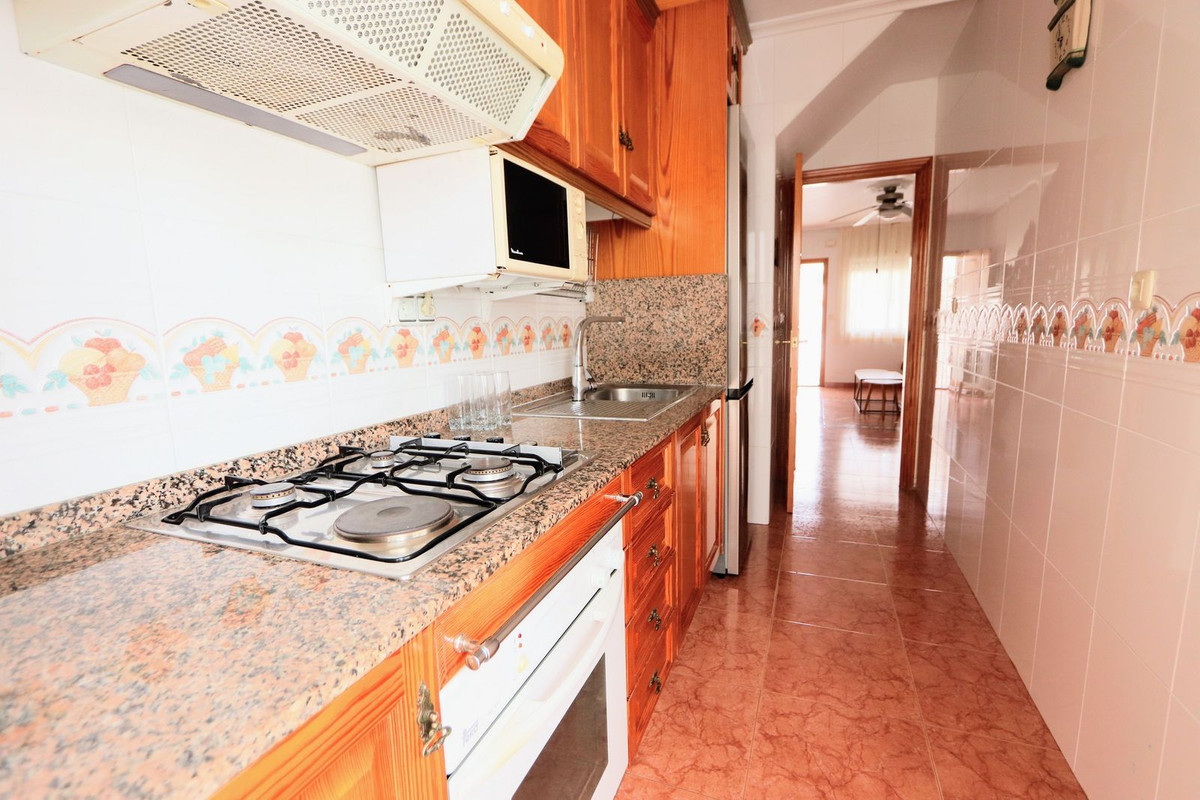 4-Bedroom Townhouse in Torre de la Horadada, Pilar de la ... - Image 8