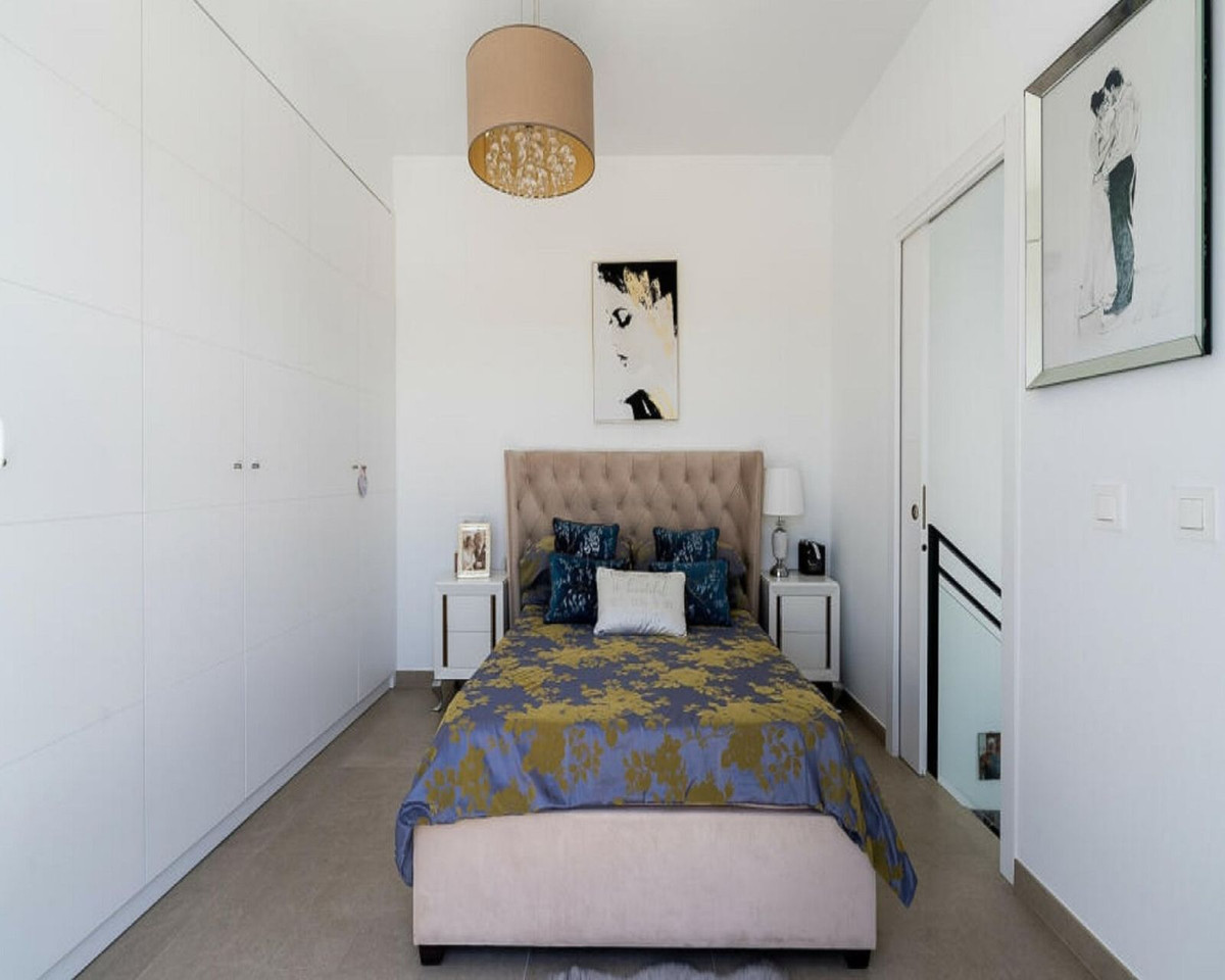 4-Bedroom Villa in Lo Pagán, San Pedro del Pinatar - Image 4