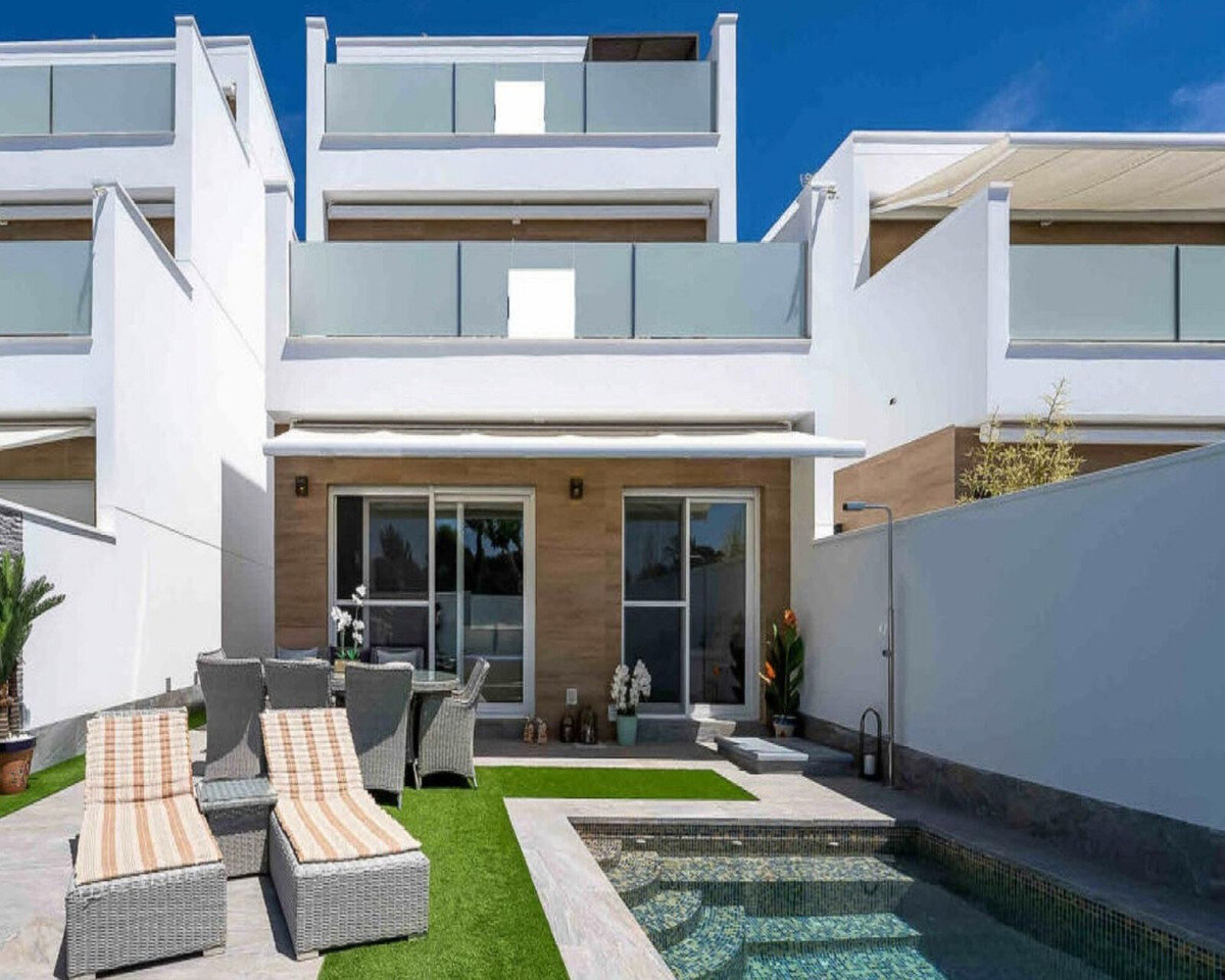 4-Bedroom Villa in Lo Pagán, San Pedro del Pinatar - Image 8