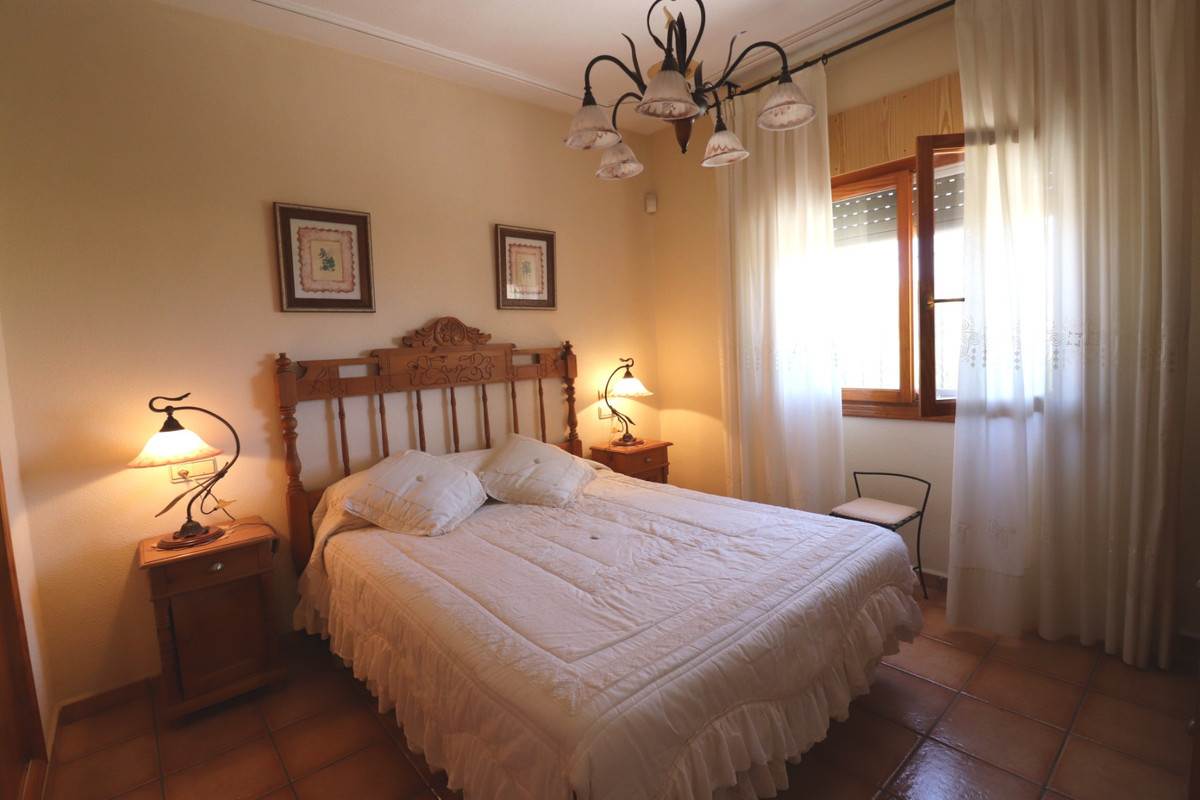 5-Bedroom Detached House in Algorfa | Sunny Casas - Cost... - Image 10