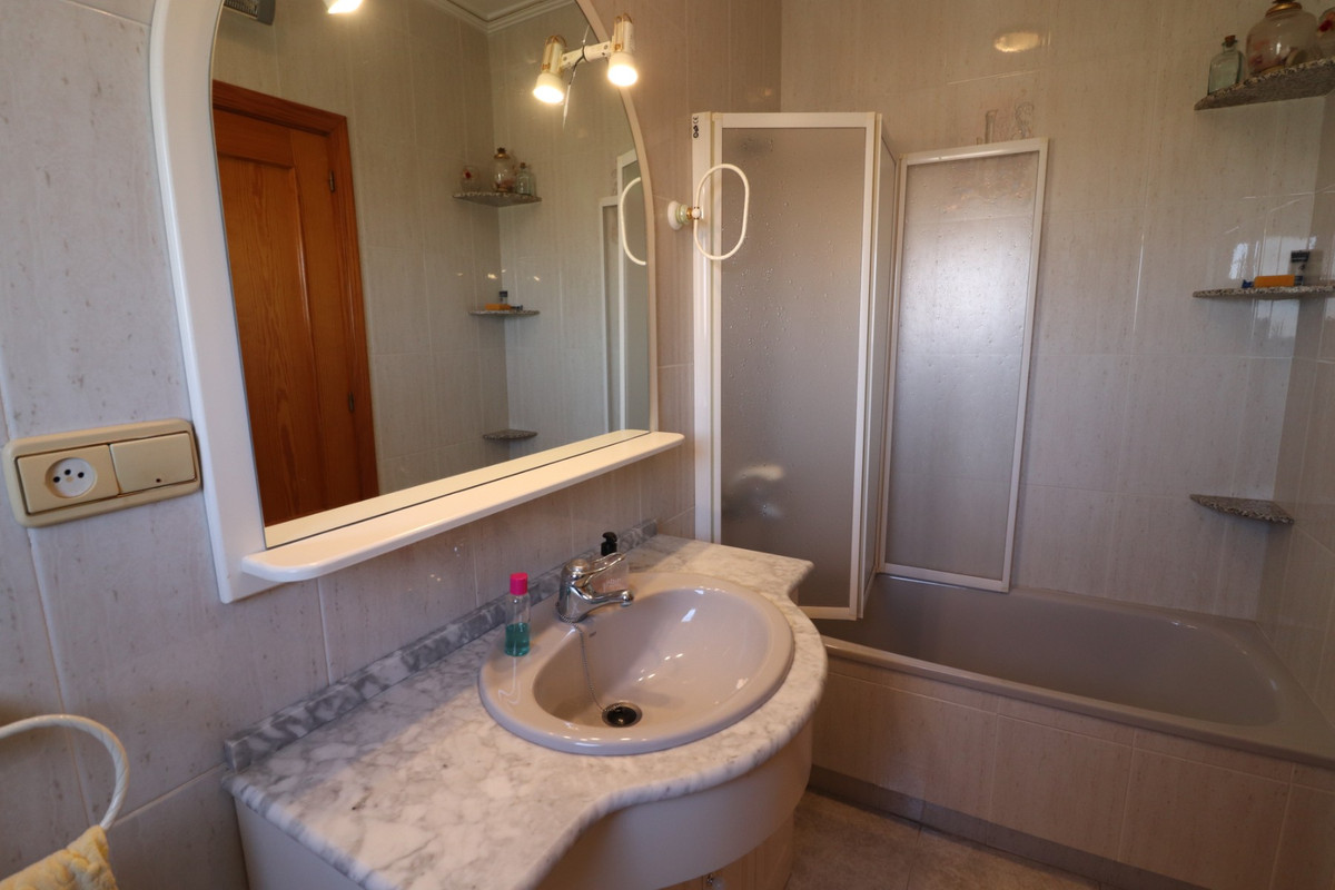 5-Bedroom Detached House in Algorfa | Sunny Casas - Cost... - Image 13