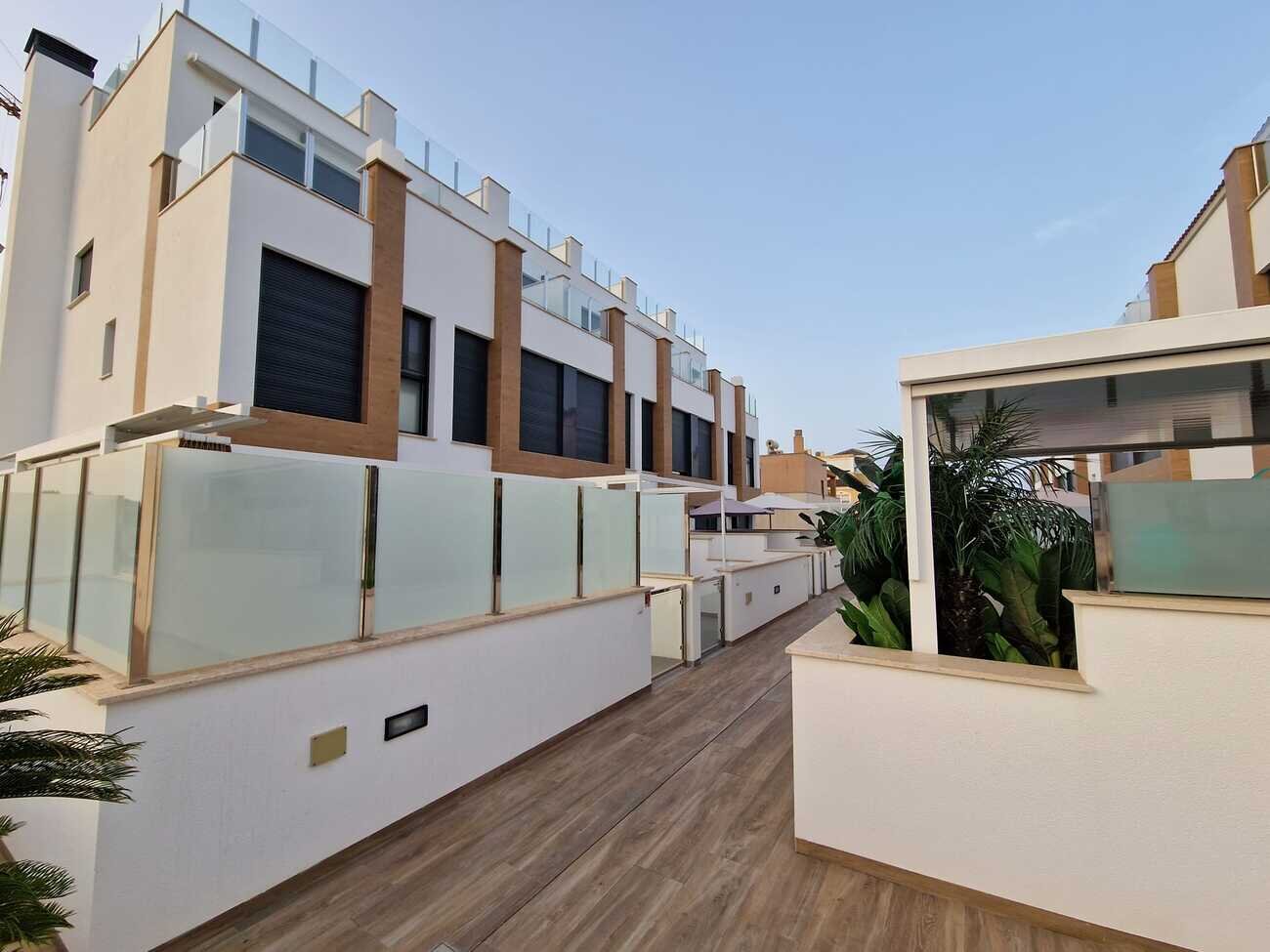 3-Bedroom House in El Edén - Los Estaños, Guardamar del Segura - Image 1