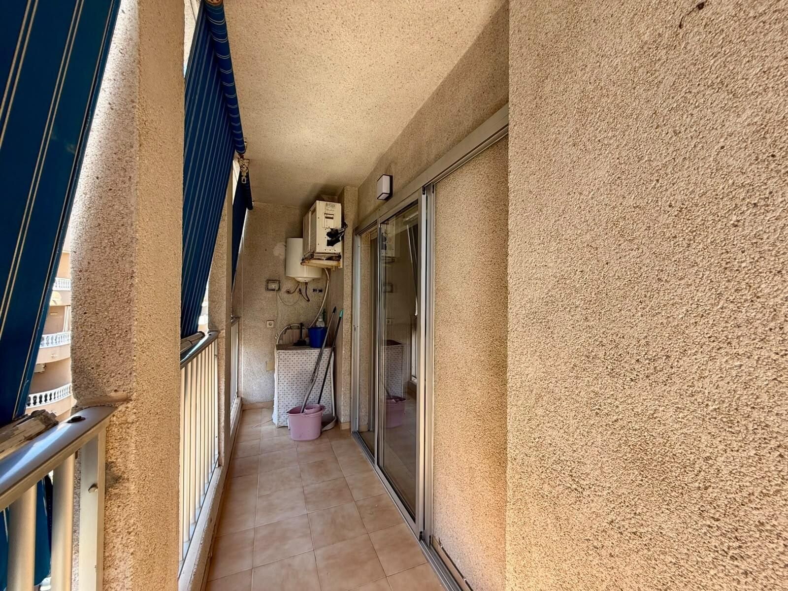 1-Bedroom Apartment in Estacion de Autobuses, Torrevieja - Image 11