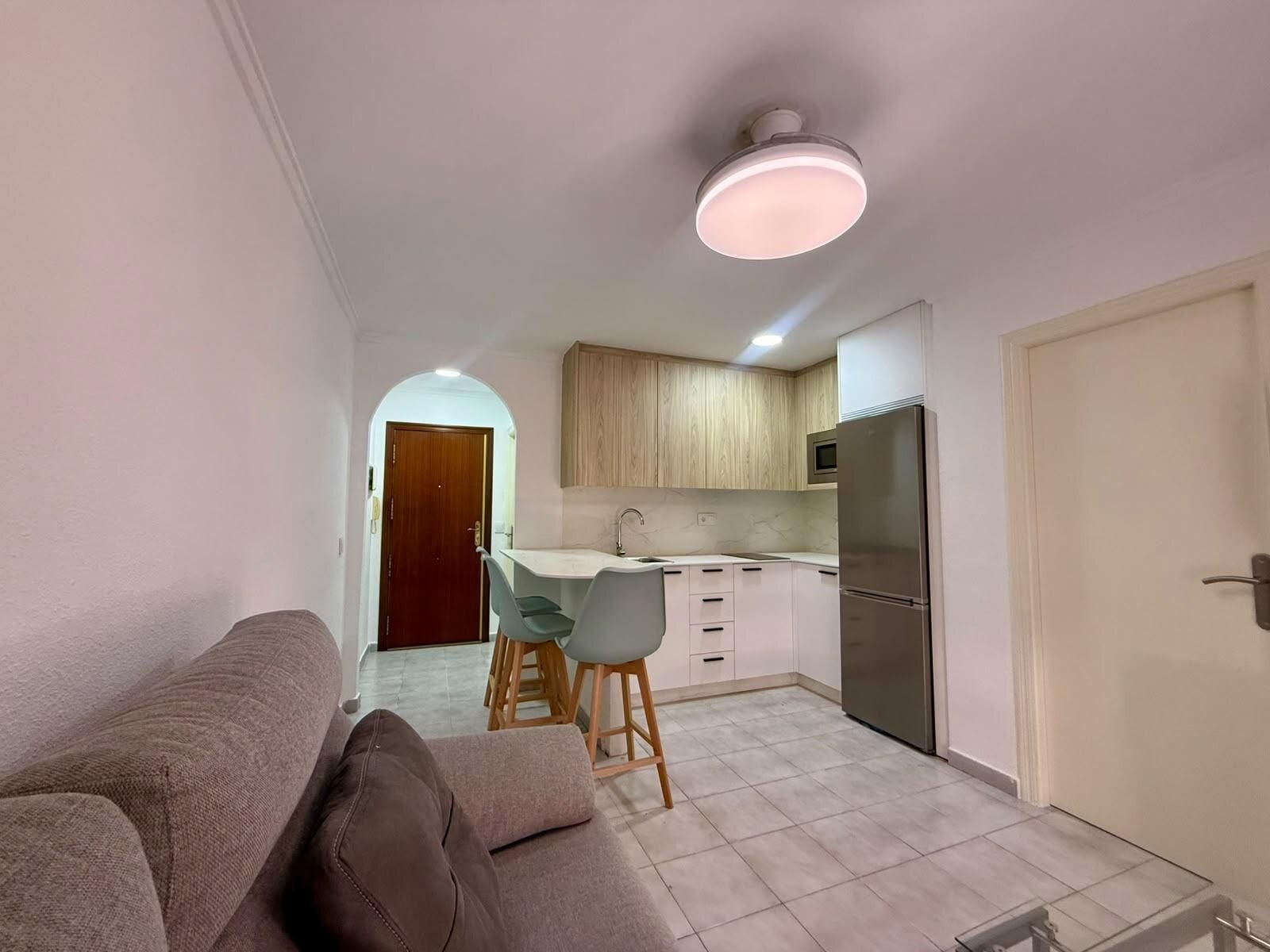 1-Bedroom Apartment in Estacion de Autobuses, Torrevieja - Image 7