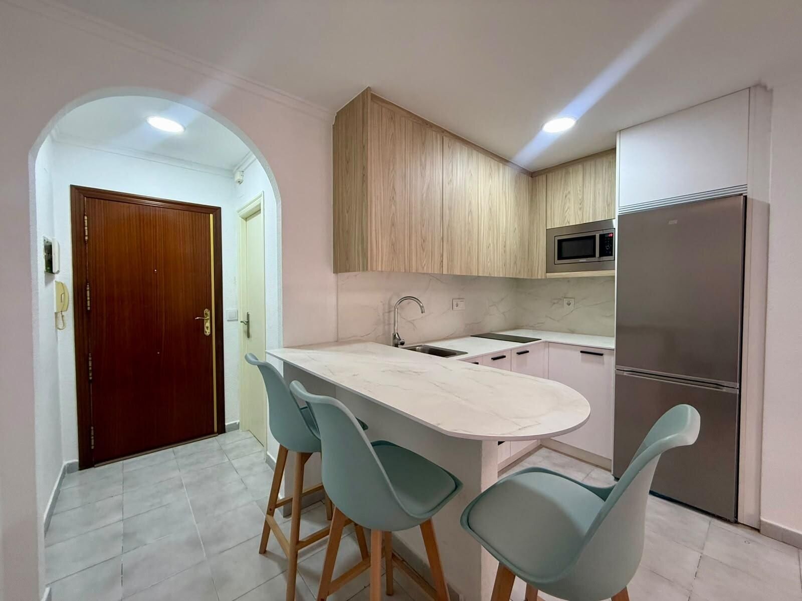 1-Bedroom Apartment in Estacion de Autobuses, Torrevieja - Image 8