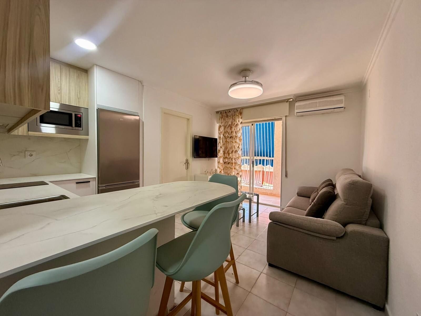 1-Bedroom Apartment in Estacion de Autobuses, Torrevieja - Image 9