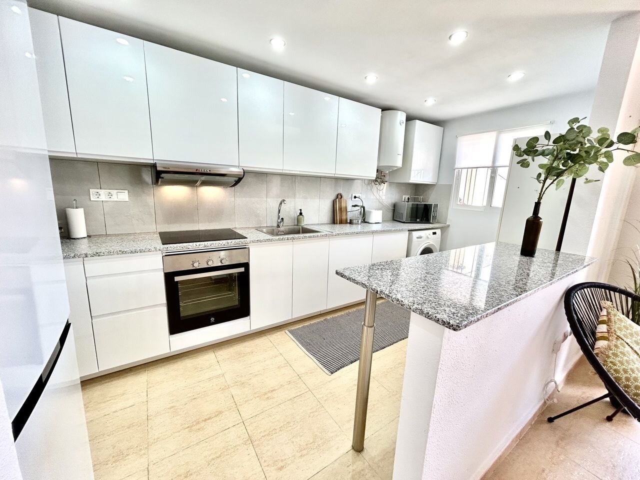 2-Bedroom Apartment in Villamartin, Orihuela Costa - Image 11