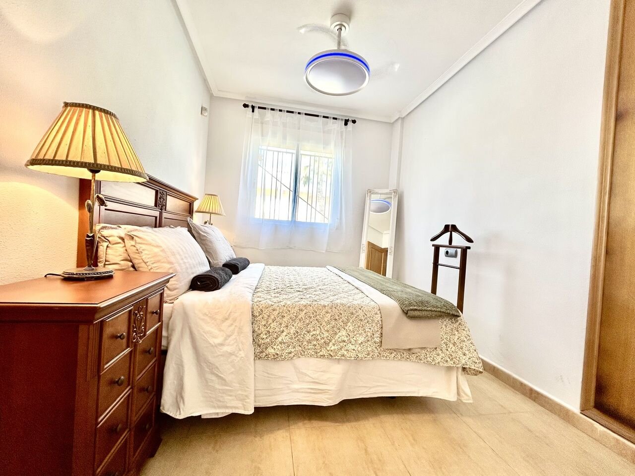 2-Bedroom Apartment in Villamartin, Orihuela Costa - Image 20