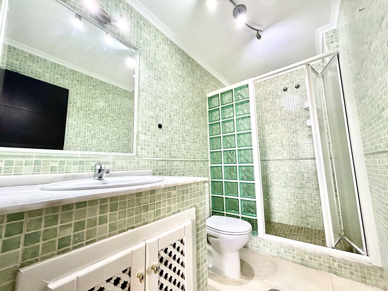 2-Bedroom Apartment in Villamartin, Orihuela Costa - Image 14