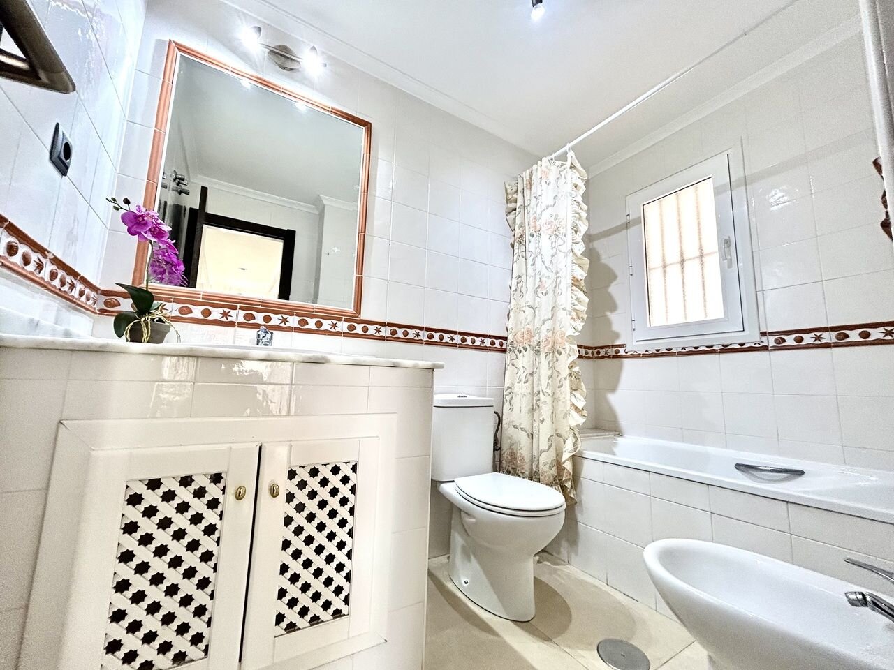 2-Bedroom Apartment in Villamartin, Orihuela Costa - Image 19
