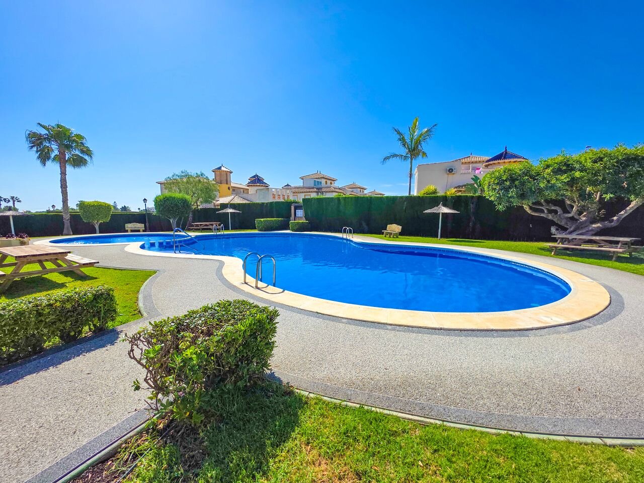 2-Bedroom Apartment in Cabo Roig, Orihuela Costa - Image 23
