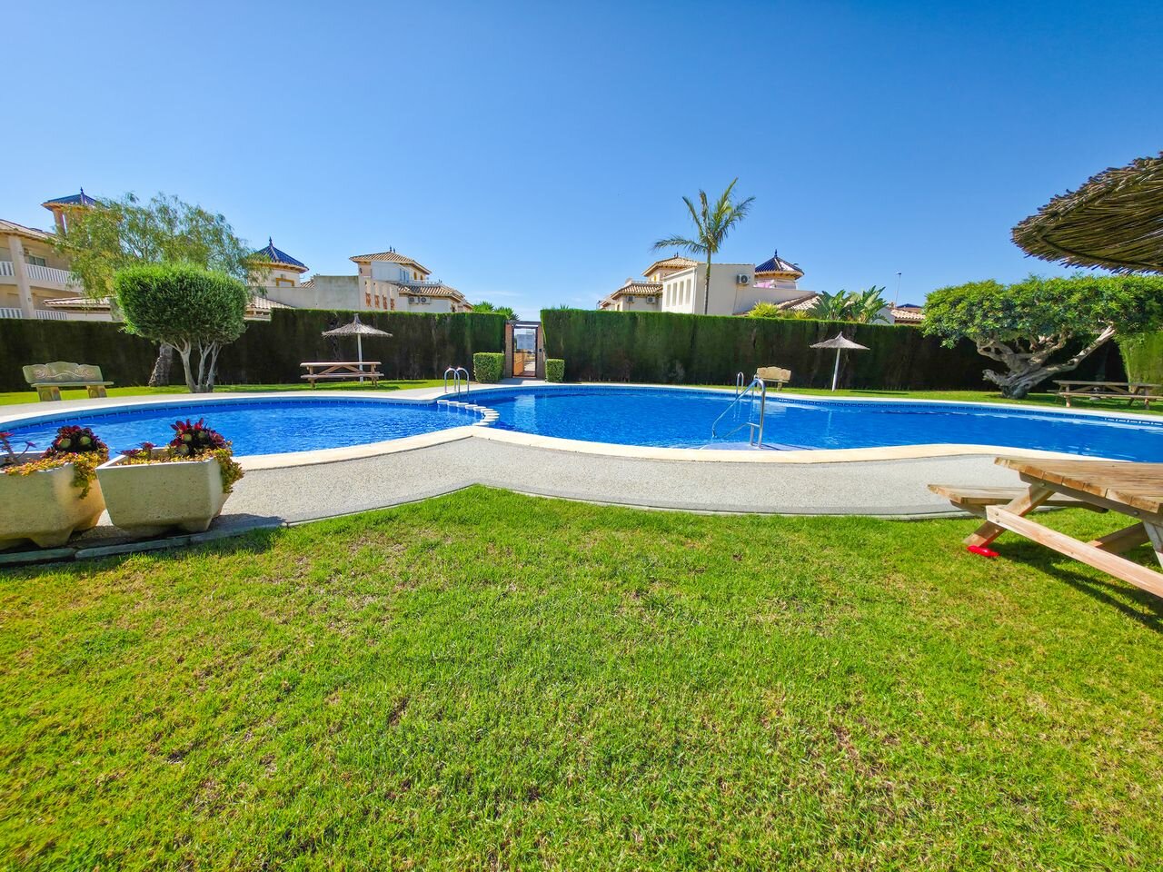 2-Bedroom Apartment in Cabo Roig, Orihuela Costa - Image 24
