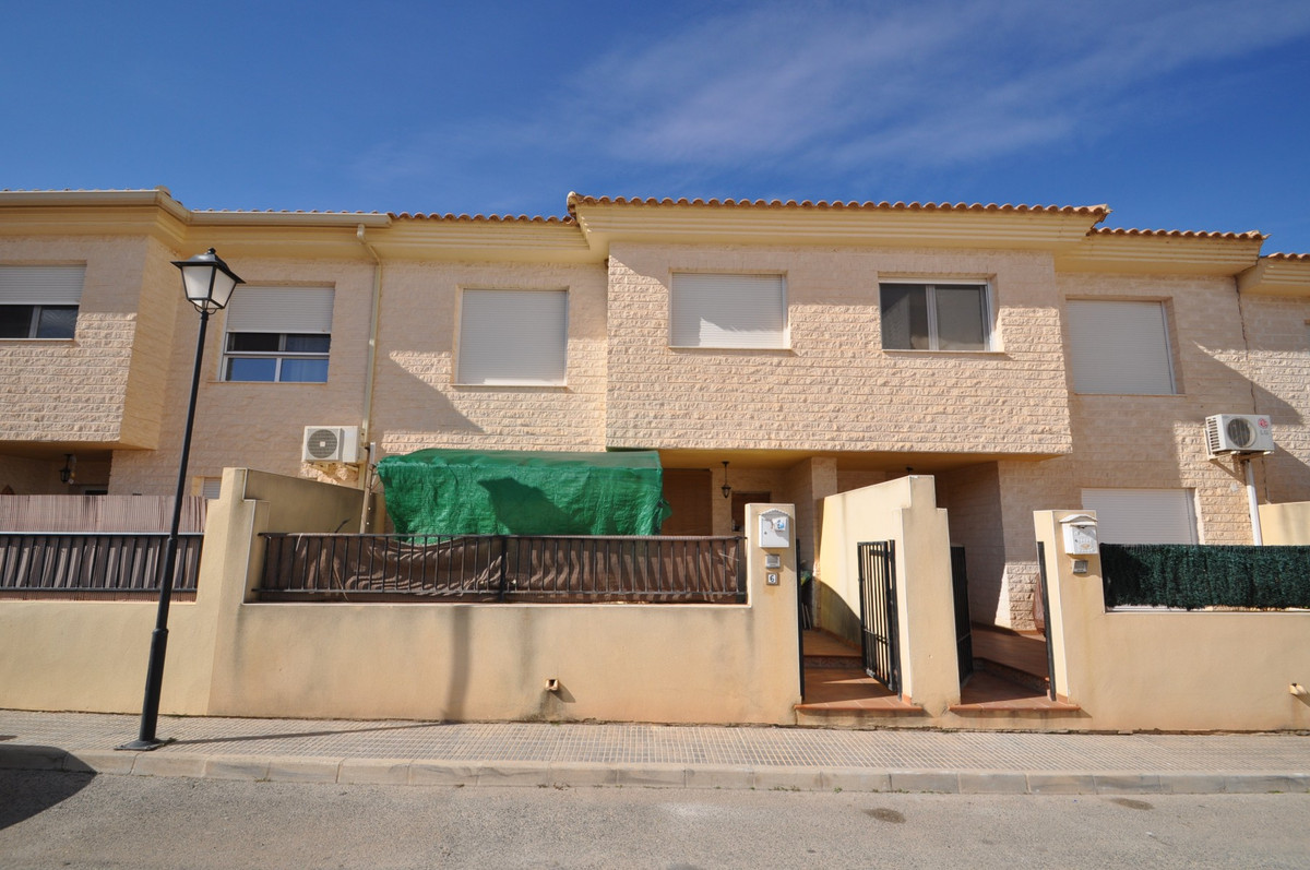 4-Bedroom Townhouse in  Pinoso | Sunny Casas - Costa Blan... - Image 1