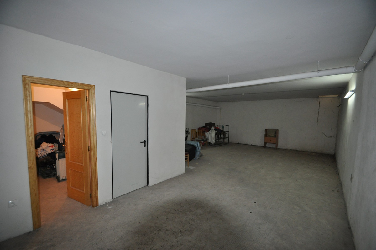 4-Bedroom Townhouse in  Pinoso | Sunny Casas - Costa Blan... - Image 10