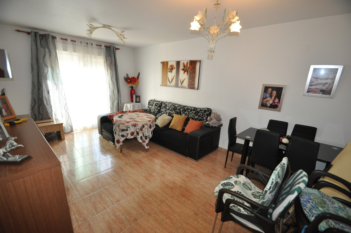 4-Bedroom Townhouse in  Pinoso | Sunny Casas - Costa Blan... - Image 14