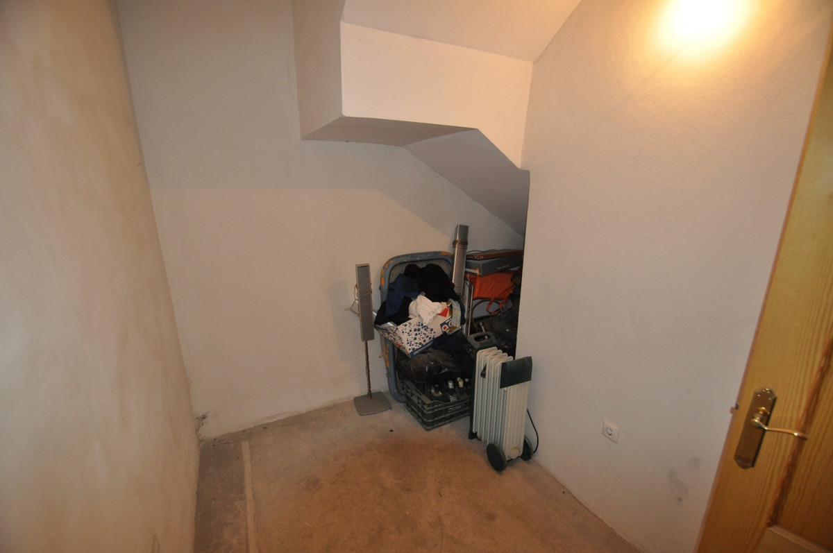 4-Bedroom Townhouse in  Pinoso | Sunny Casas - Costa Blan... - Image 17