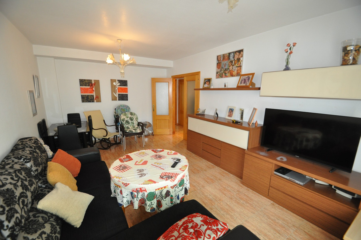 4-Bedroom Townhouse in  Pinoso | Sunny Casas - Costa Blan... - Image 2