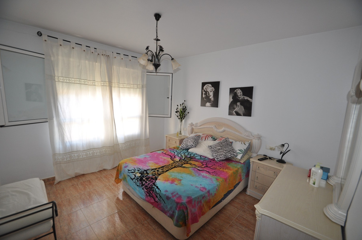 4-Bedroom Townhouse in  Pinoso | Sunny Casas - Costa Blan... - Image 6