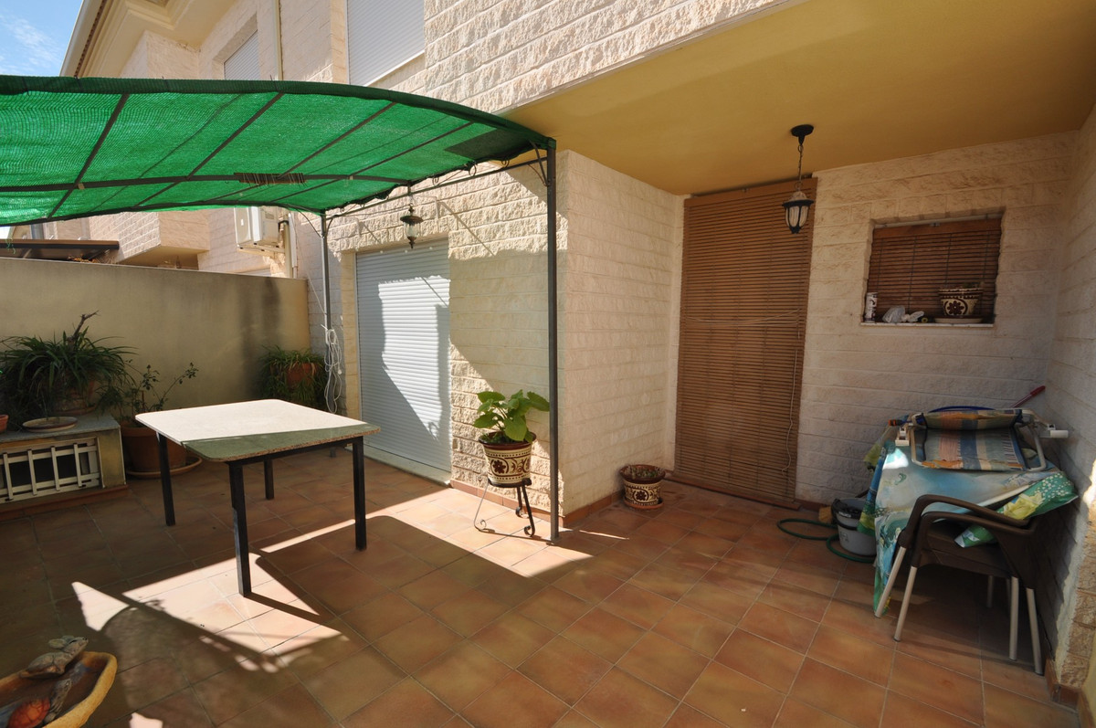 4-Bedroom Townhouse in  Pinoso | Sunny Casas - Costa Blan... - Image 8
